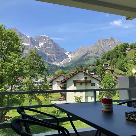 Spirit - Balkon - Bergsicht - Parkplatz Engelberg