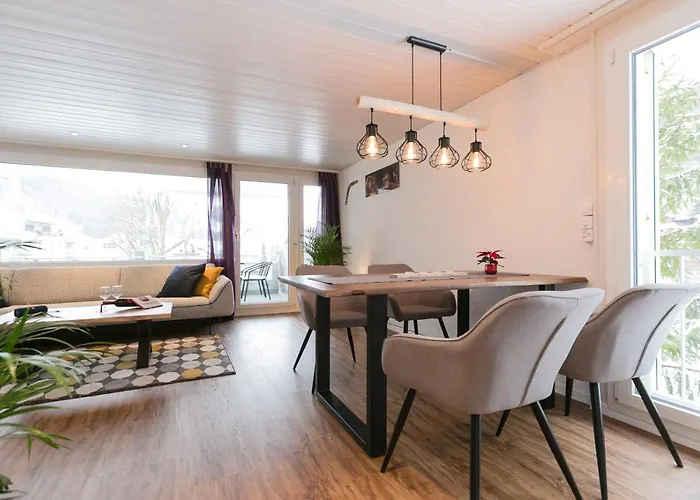 Spirit - Balkon - Bergsicht - Parkplatz * Енгельберг