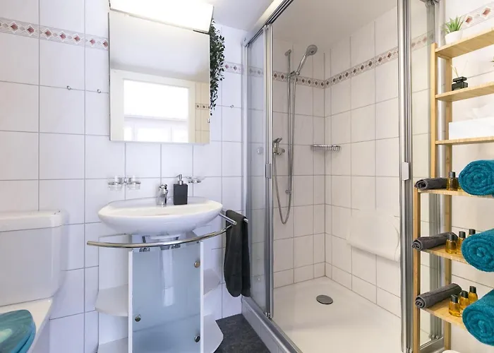 Spirit - Balkon - Bergsicht - Parkplatz * Енгельберг