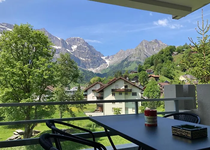 Spirit - Balkon - Bergsicht - Parkplatz Енгельберг